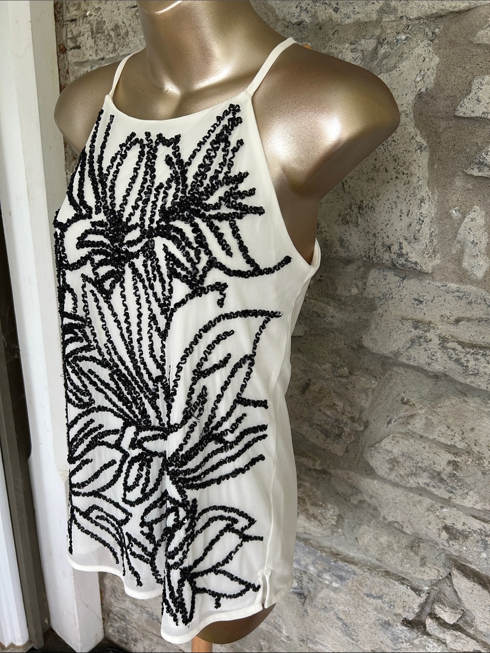 Beaded Floral Top - Picture 3 of 7